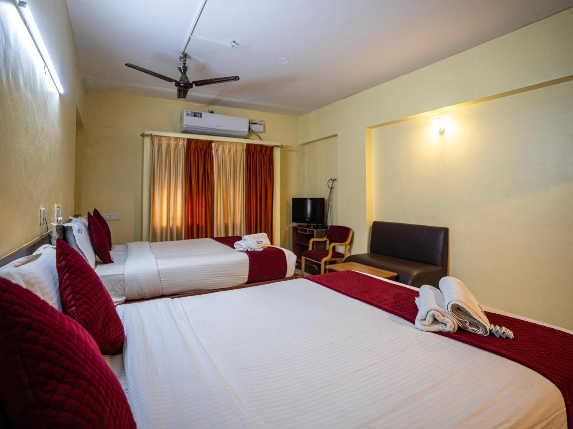 Hotel Vyshak International Майсур Экстерьер фото