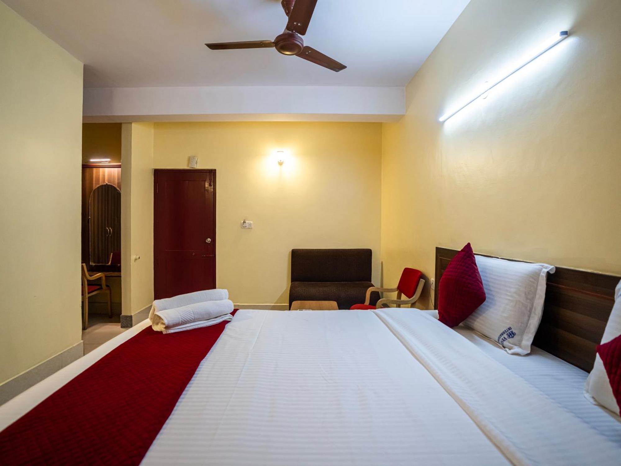 Hotel Vyshak International Майсур Экстерьер фото